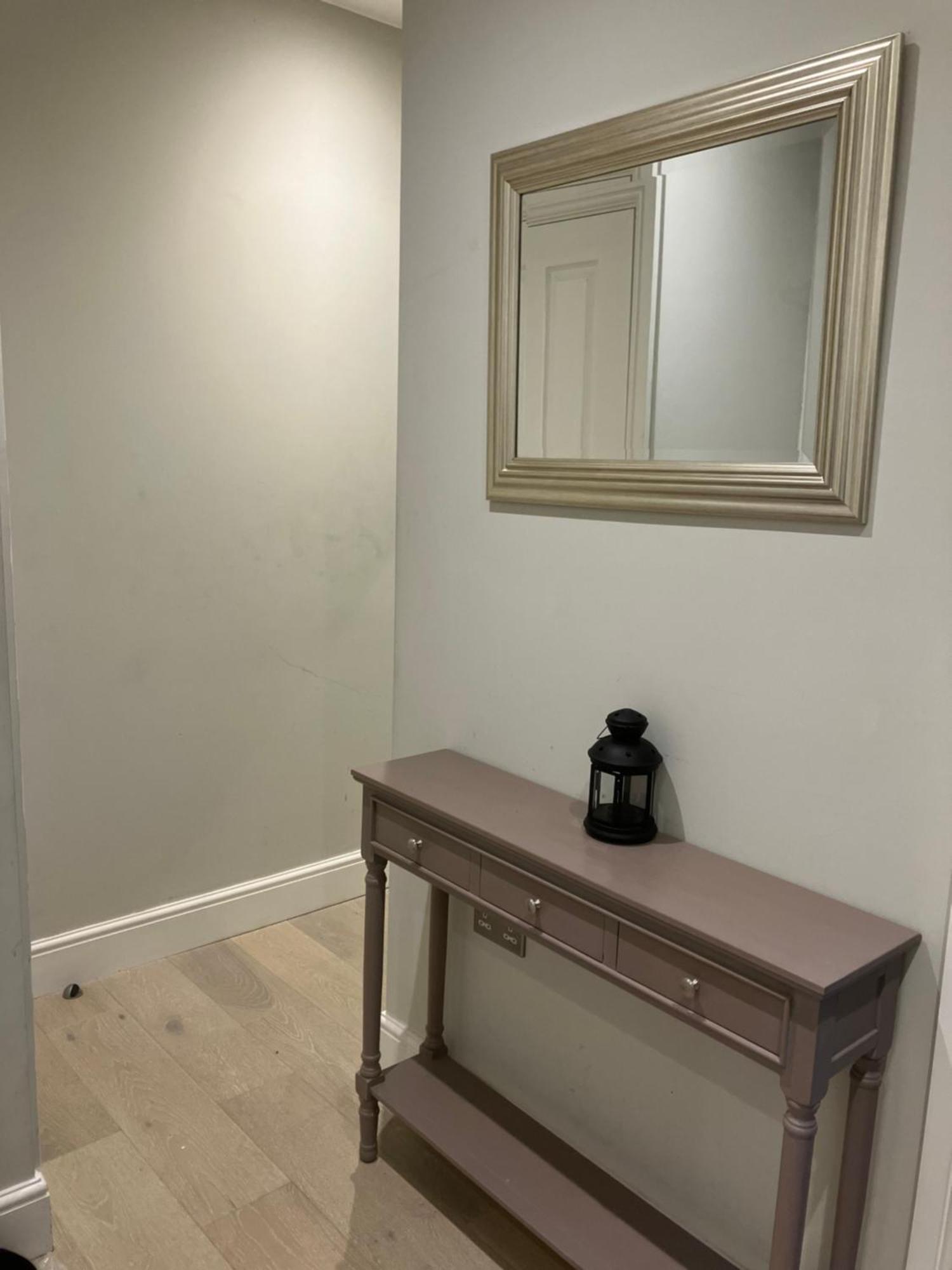 Brilliant 2 Bed Apartment - Spacious, Central & Well-Connected Londen Buitenkant foto